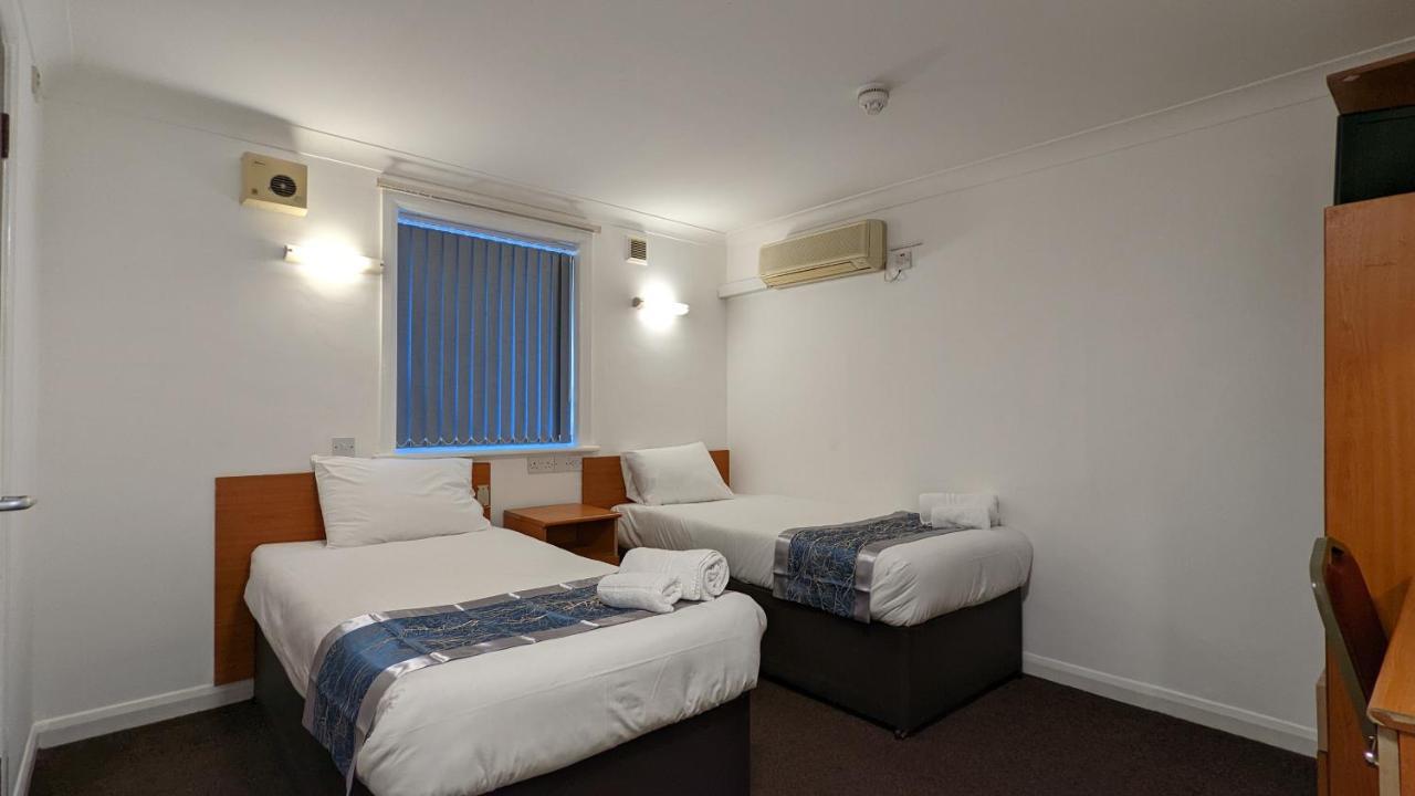 Sk Heathrow Hotel Hayes  Buitenkant foto