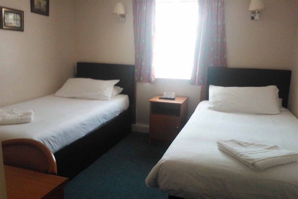 Sk Heathrow Hotel Hayes  Buitenkant foto