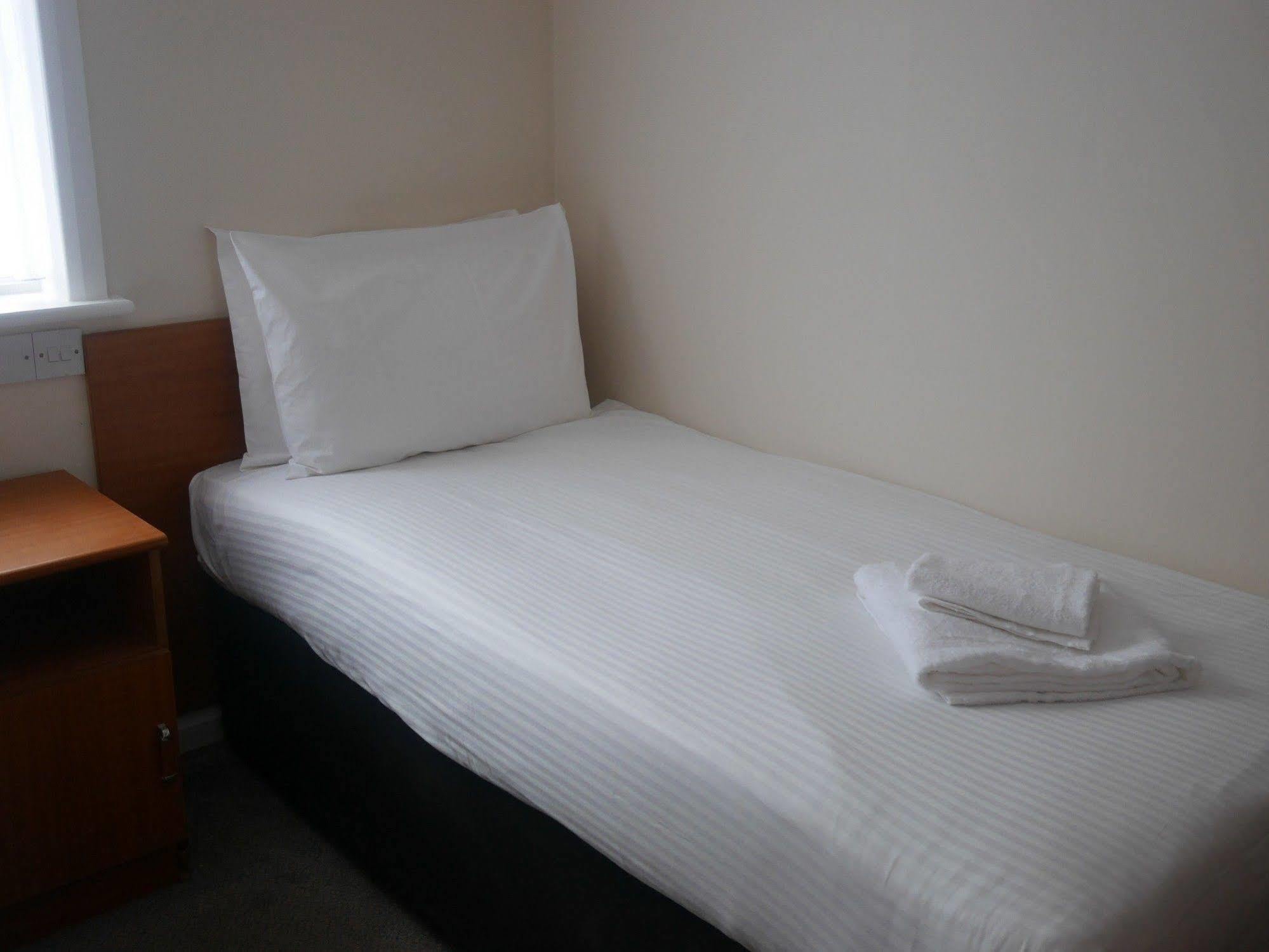Sk Heathrow Hotel Hayes  Buitenkant foto