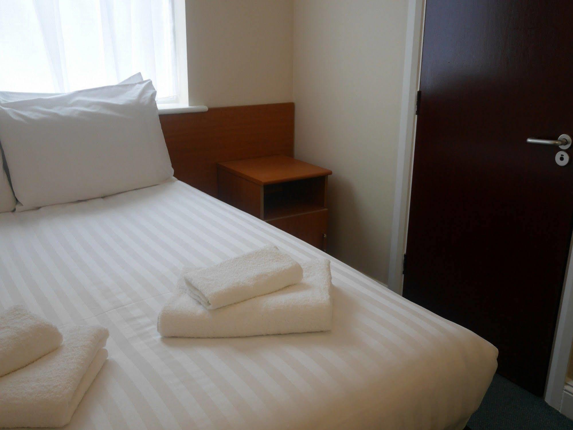 Sk Heathrow Hotel Hayes  Buitenkant foto