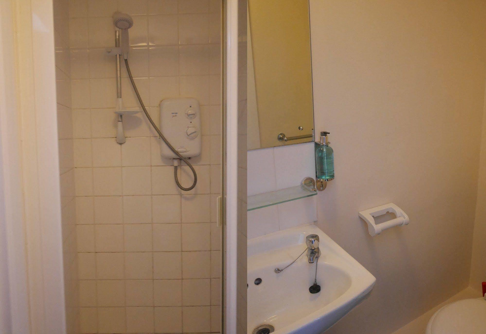 Sk Heathrow Hotel Hayes  Buitenkant foto