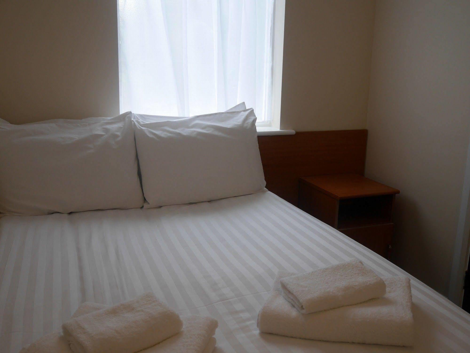 Sk Heathrow Hotel Hayes  Buitenkant foto