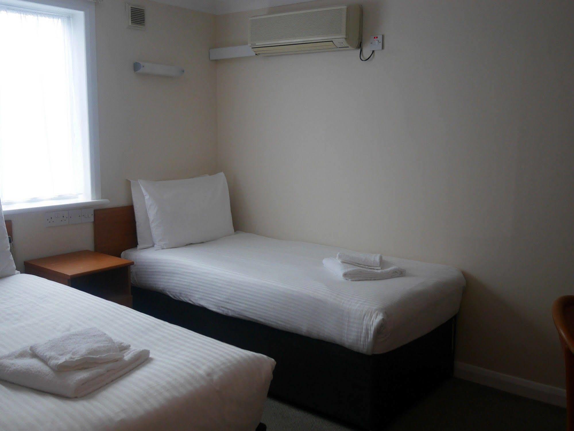 Sk Heathrow Hotel Hayes  Buitenkant foto