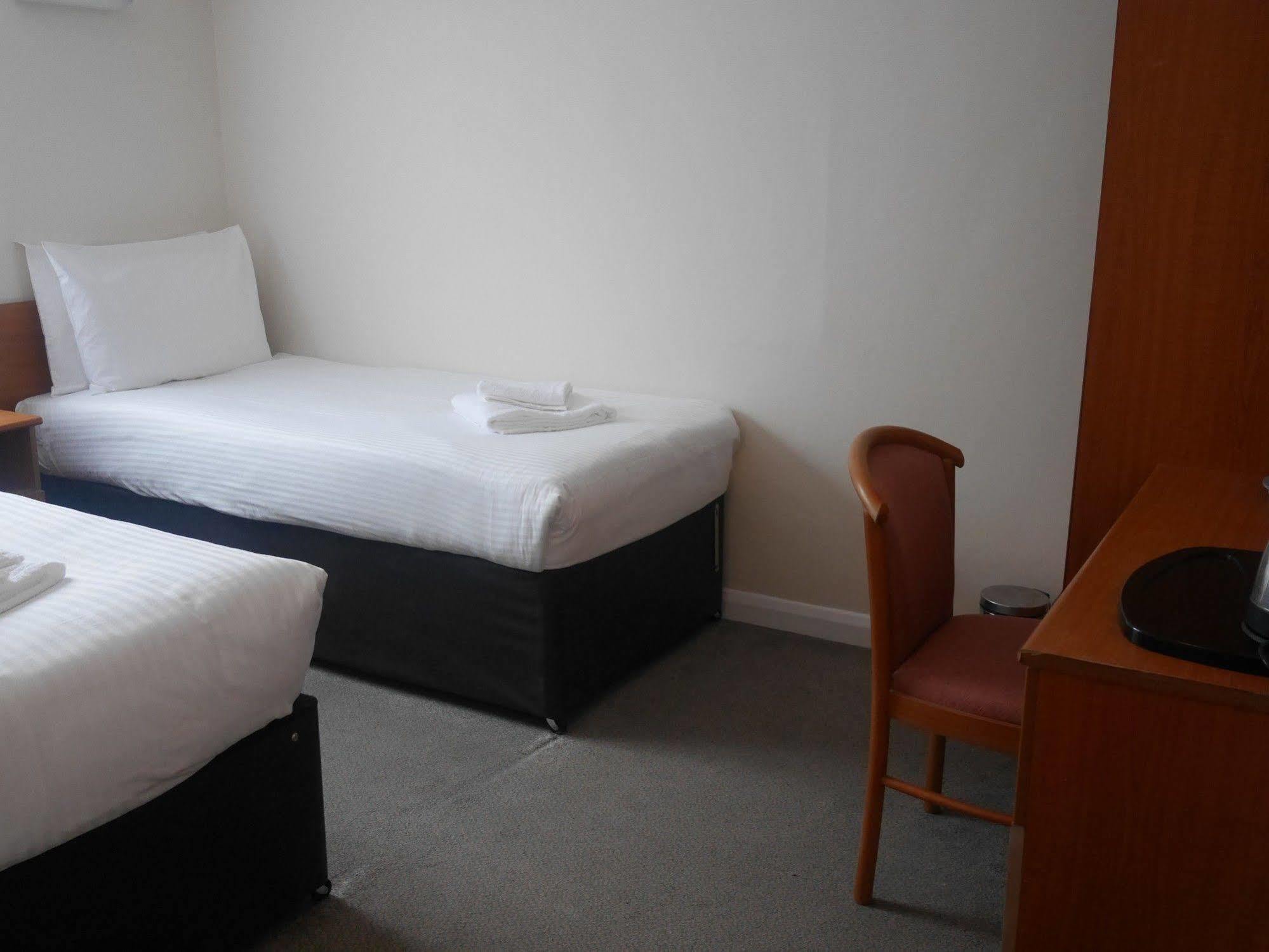 Sk Heathrow Hotel Hayes  Buitenkant foto