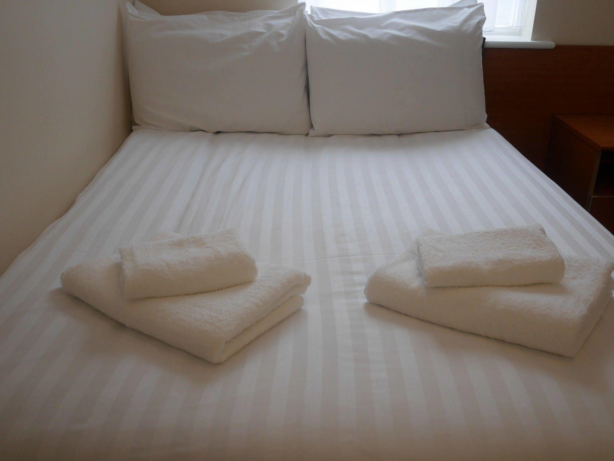 Sk Heathrow Hotel Hayes  Buitenkant foto