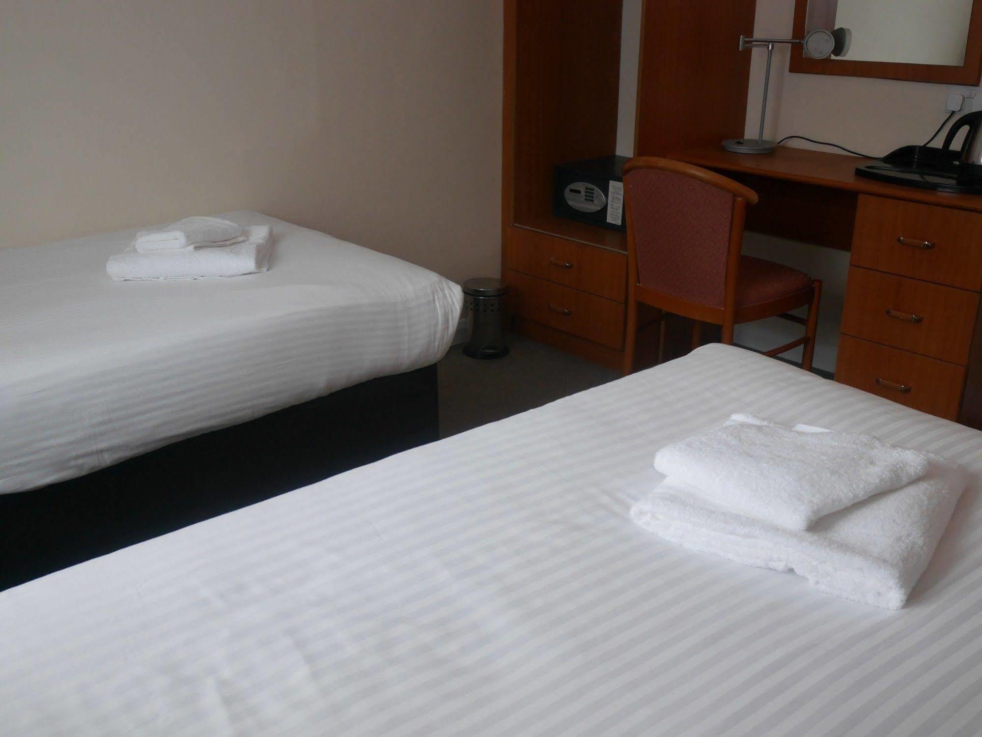 Sk Heathrow Hotel Hayes  Buitenkant foto