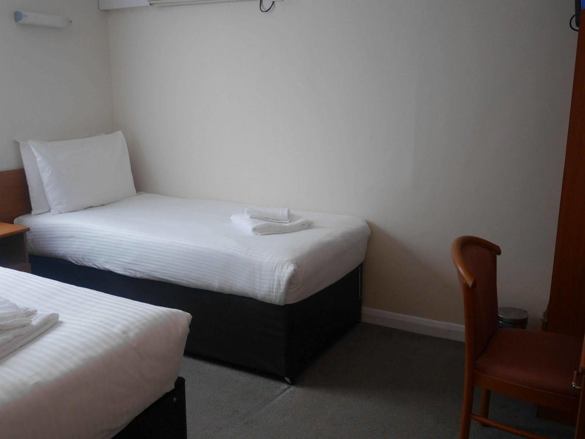 Sk Heathrow Hotel Hayes  Buitenkant foto