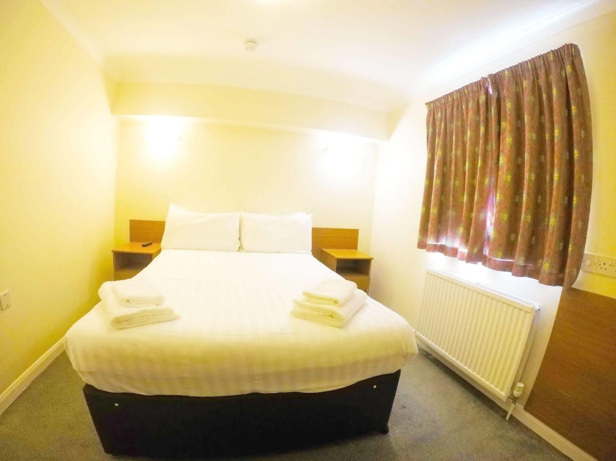 Sk Heathrow Hotel Hayes  Buitenkant foto